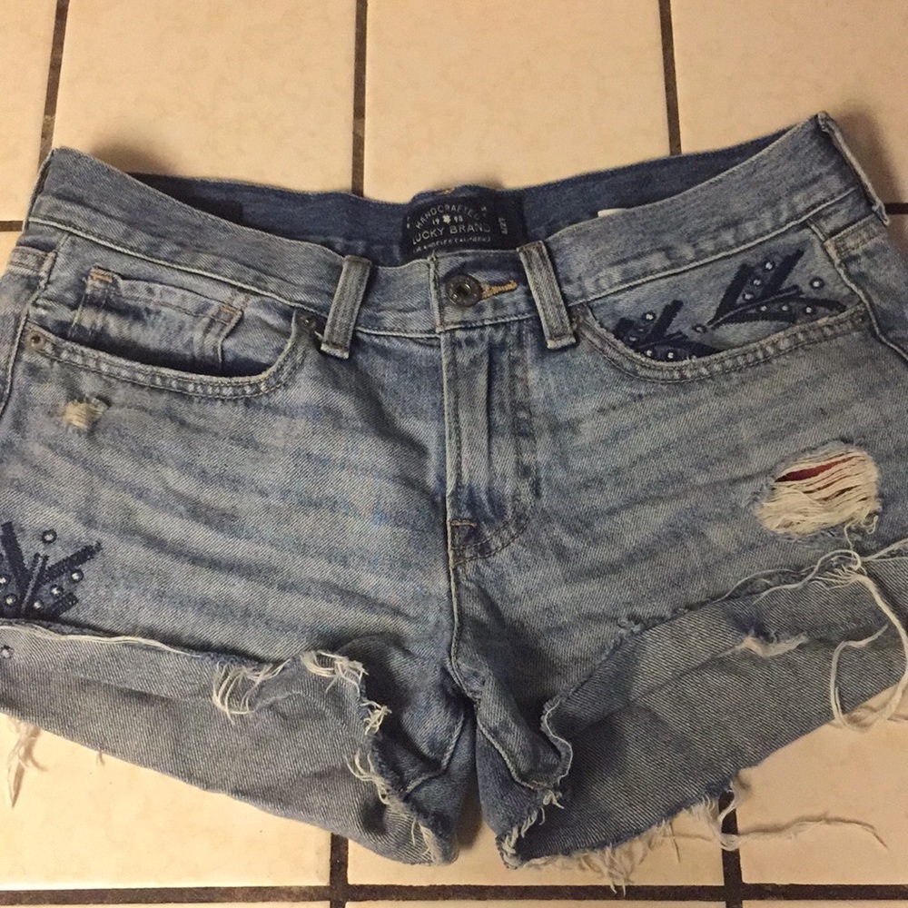 Jean shorts :)